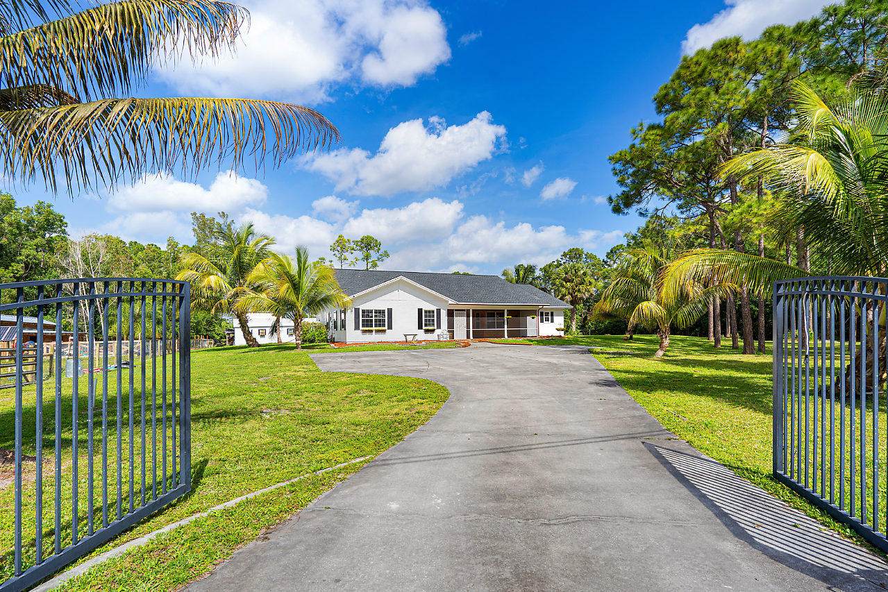 18837 93rd Road - Photo 1