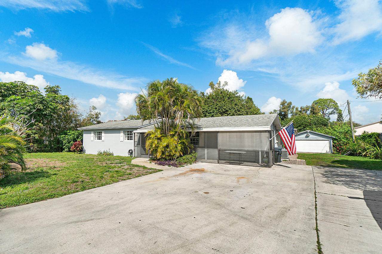 2755 Somerset Road - Photo 1