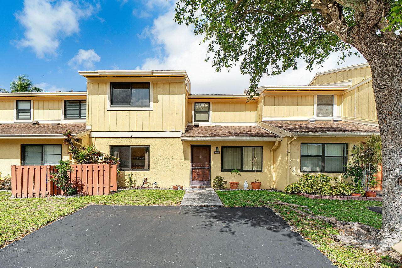 5321 Tennis Lane - Photo 1