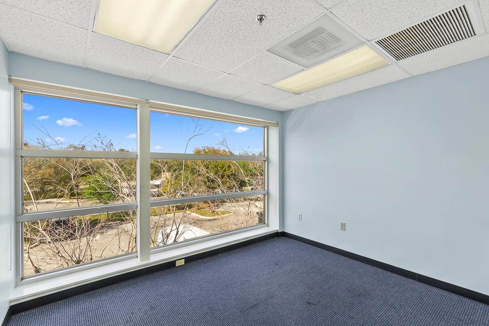 2600 Quantum Boulevard - Photo 1