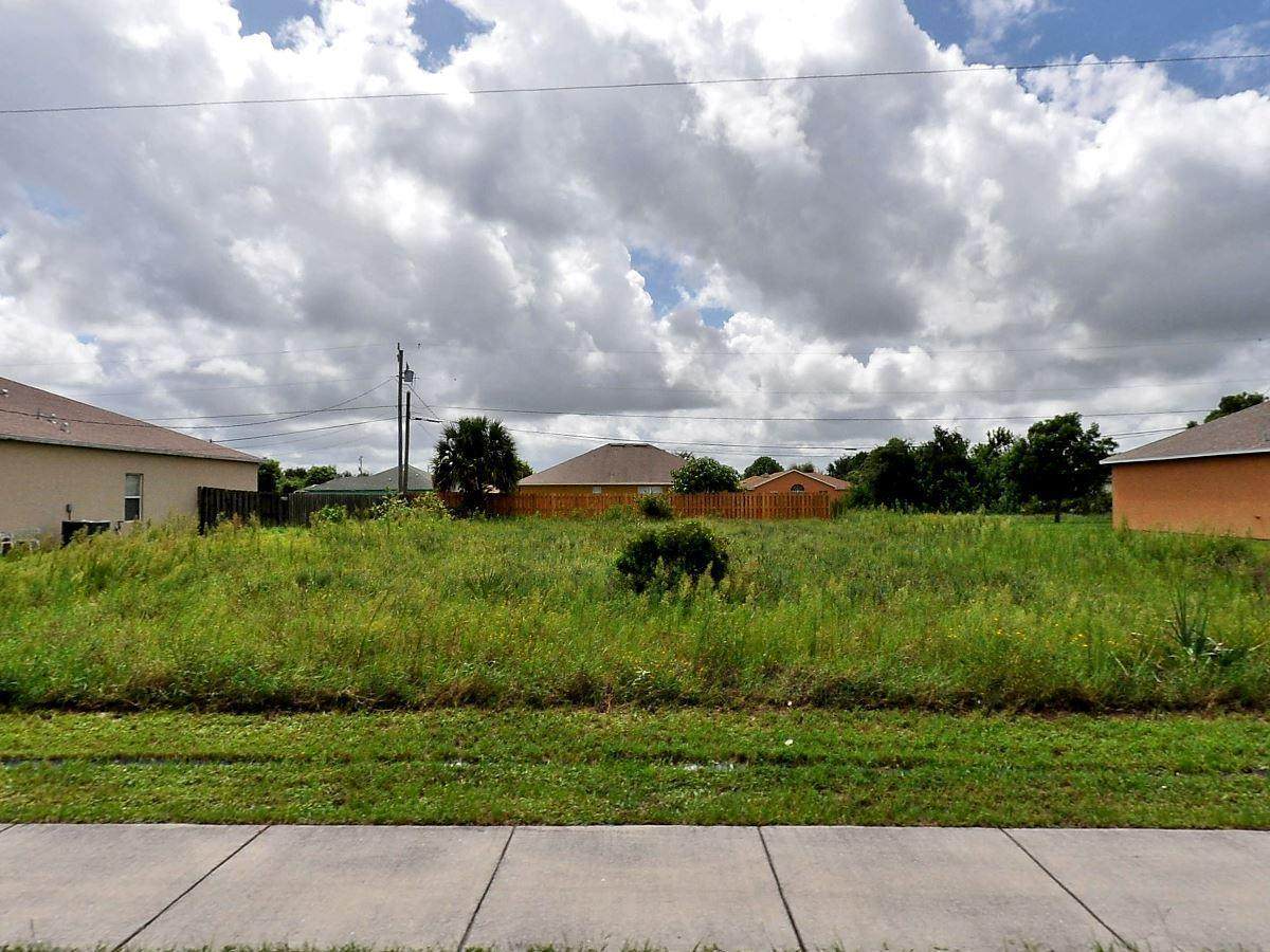 626 Tulip Boulevard - Photo 1
