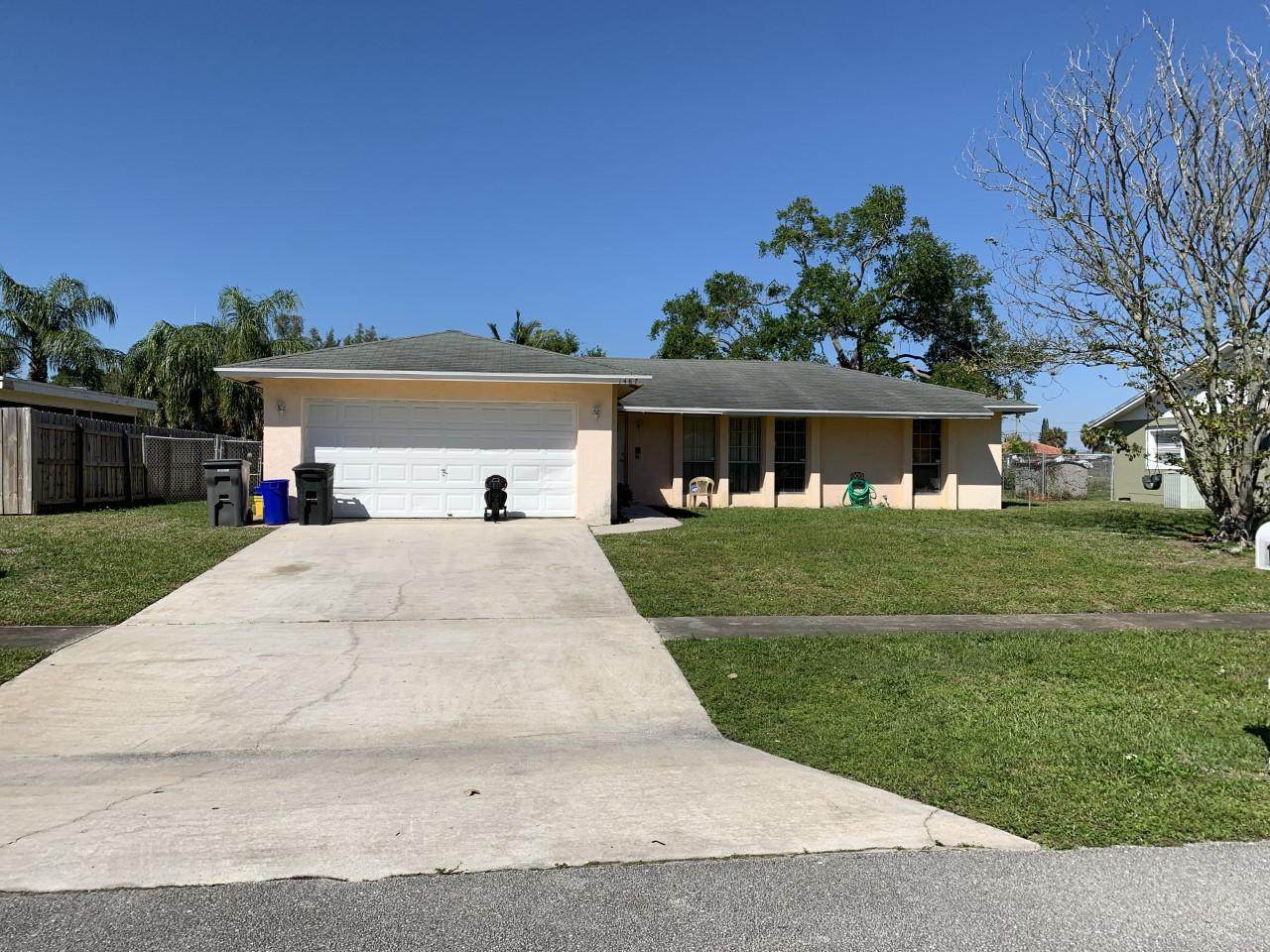 1487 Woodcrest Road - Photo 1