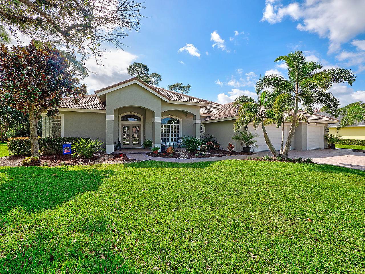 8141 Yachtsmans Drive - Photo 1