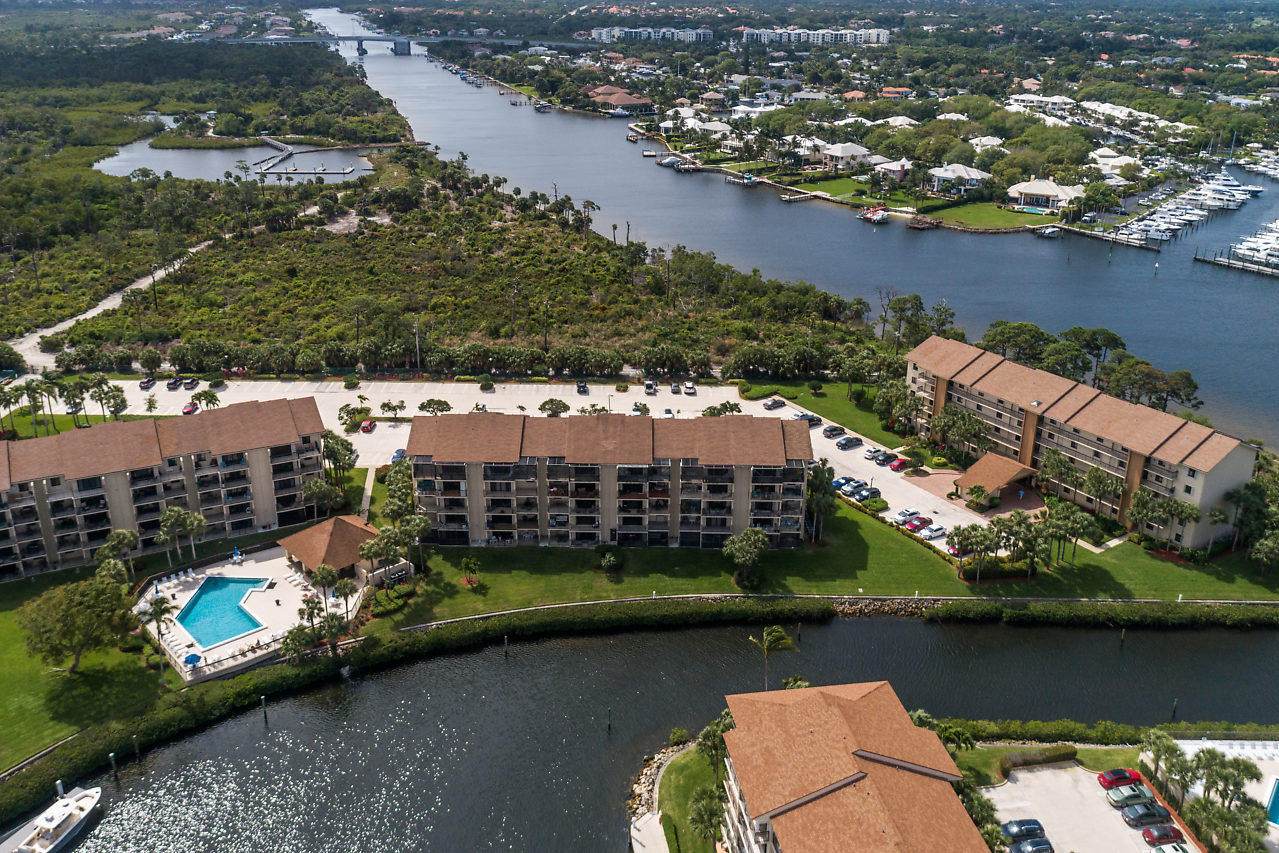 1101 Seafarer Circle - Photo 1