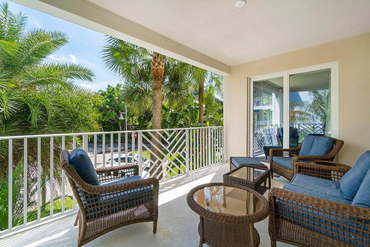 825 Bay Colony Drive - Photo 1 825 Bay Colony Drive - Photo 1