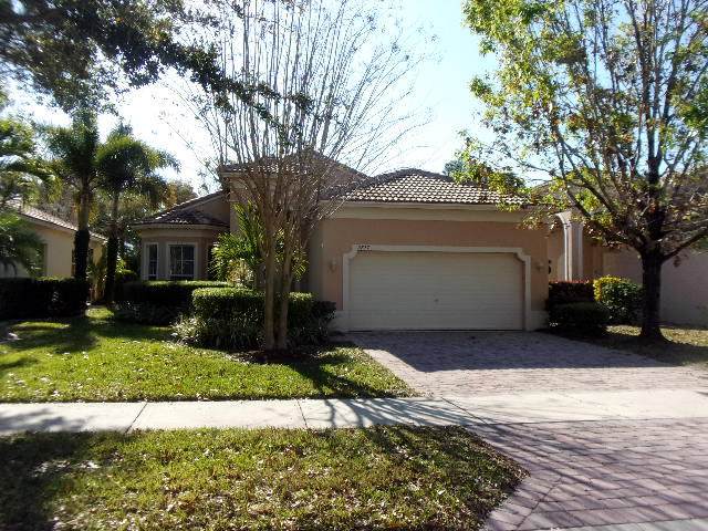 5727 Sunberry Circle - Photo 1