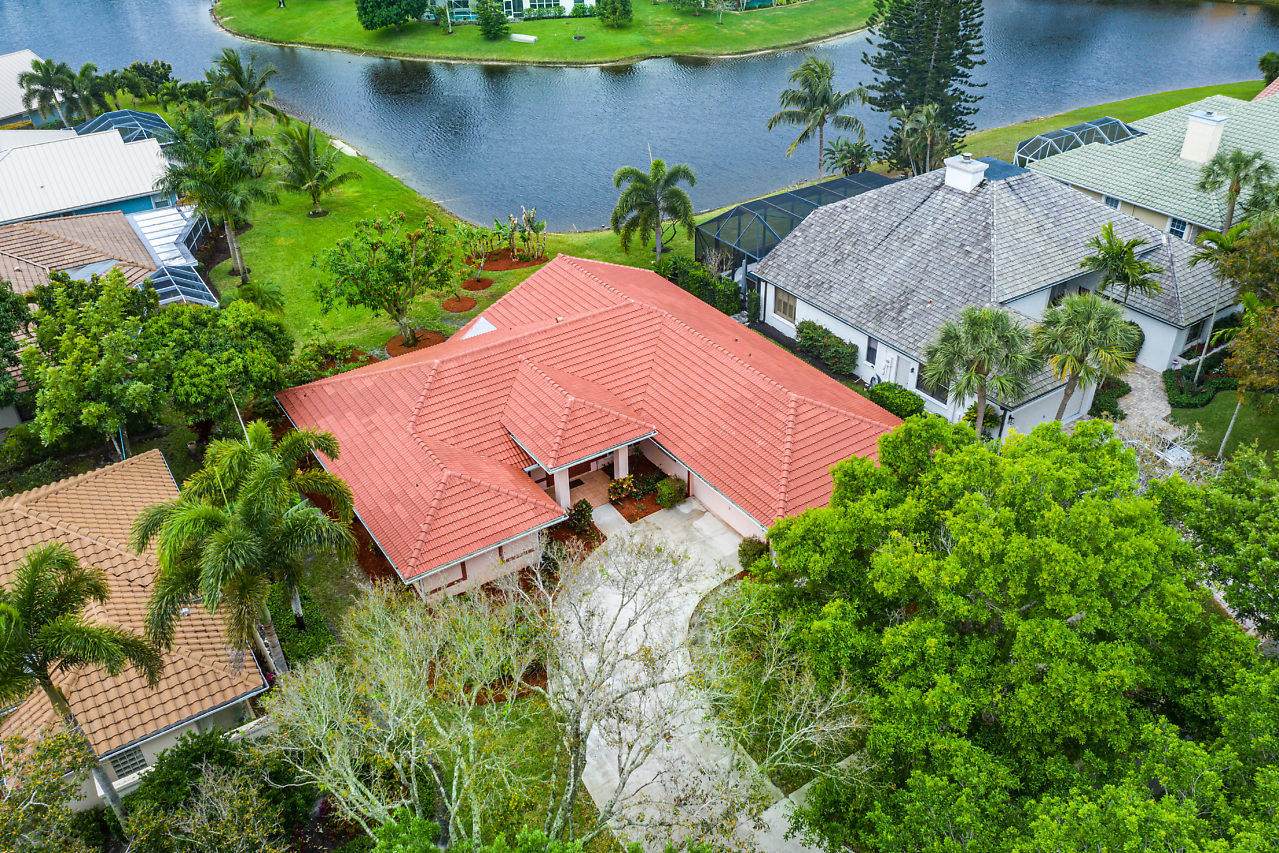 6049 Winding Lake Drive - Photo 1