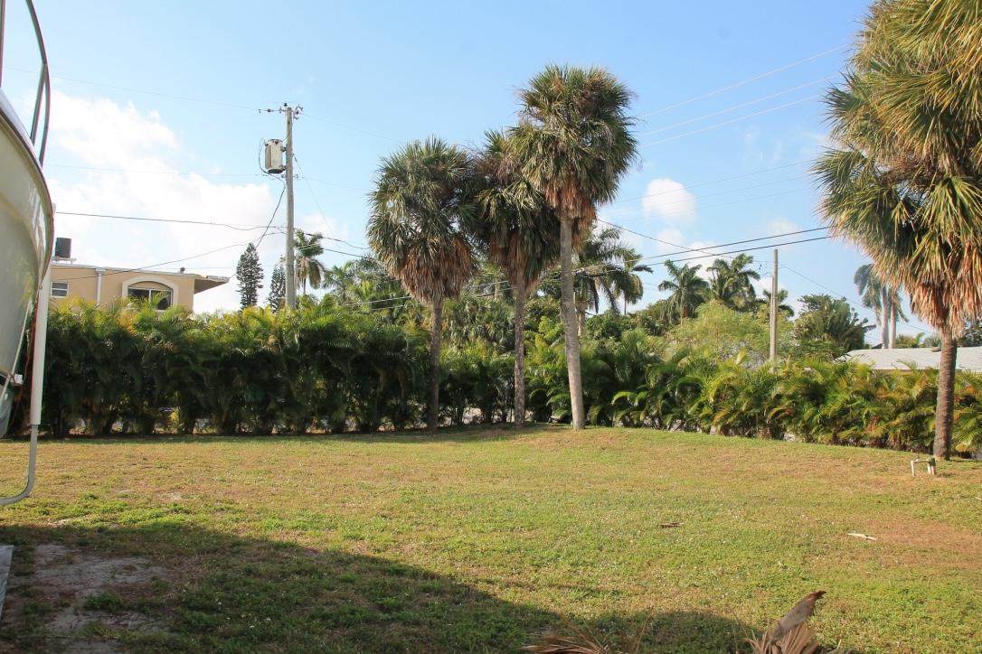 7 Lakeside Palms Court - Photo 1