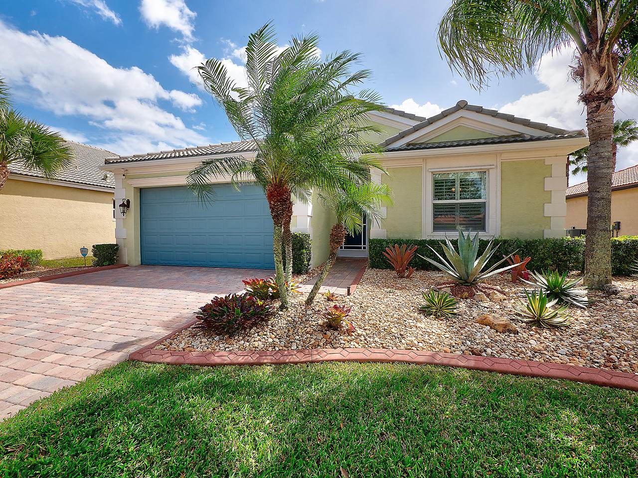 11993 Crestwood Circle - Photo 1