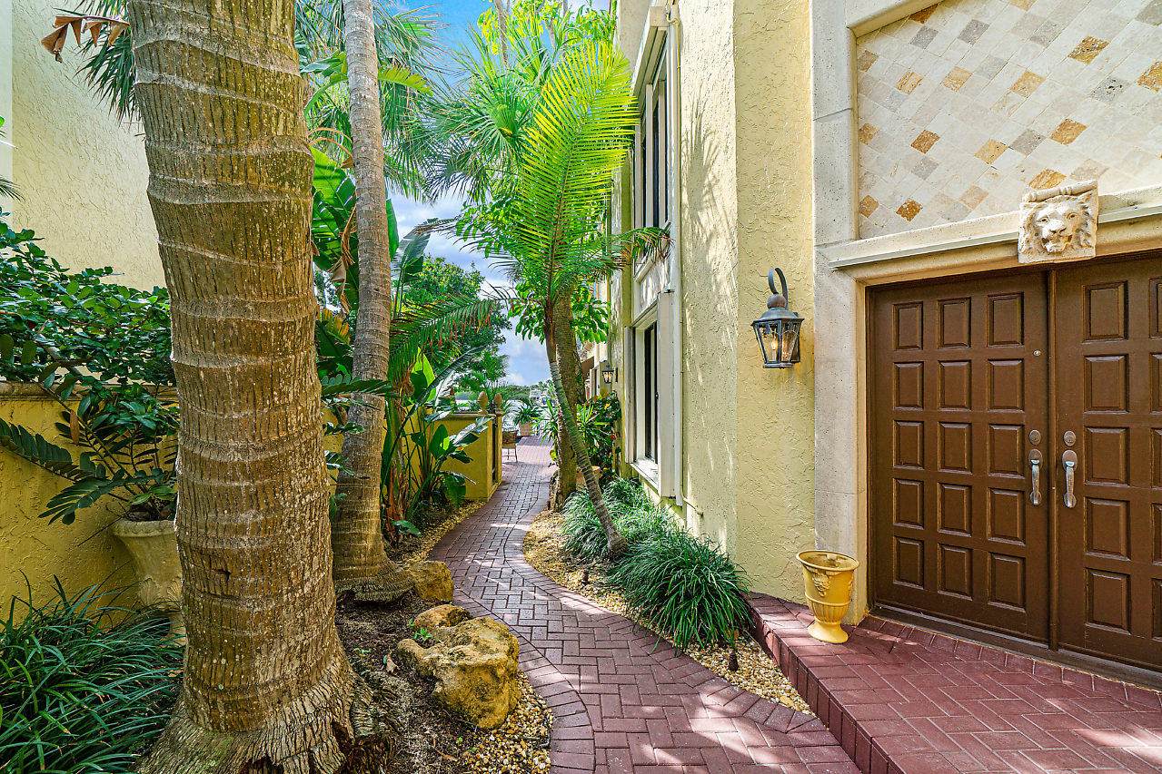 4502 Ocean Boulevard - Photo 1