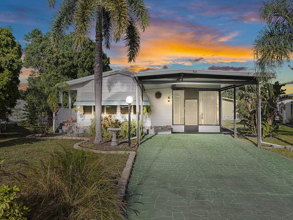 706 Bougainvillea Cir - Photo 1