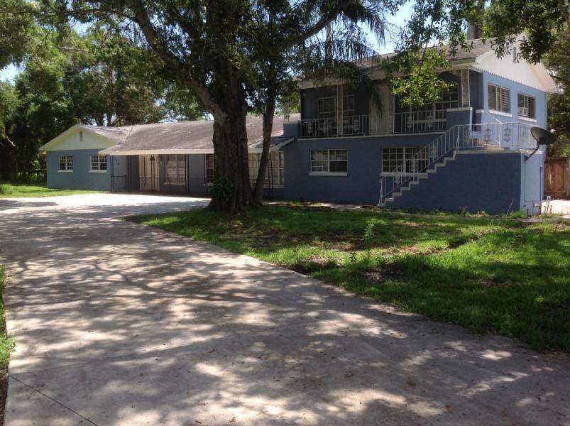 3315 Delaware Avenue - Photo 1