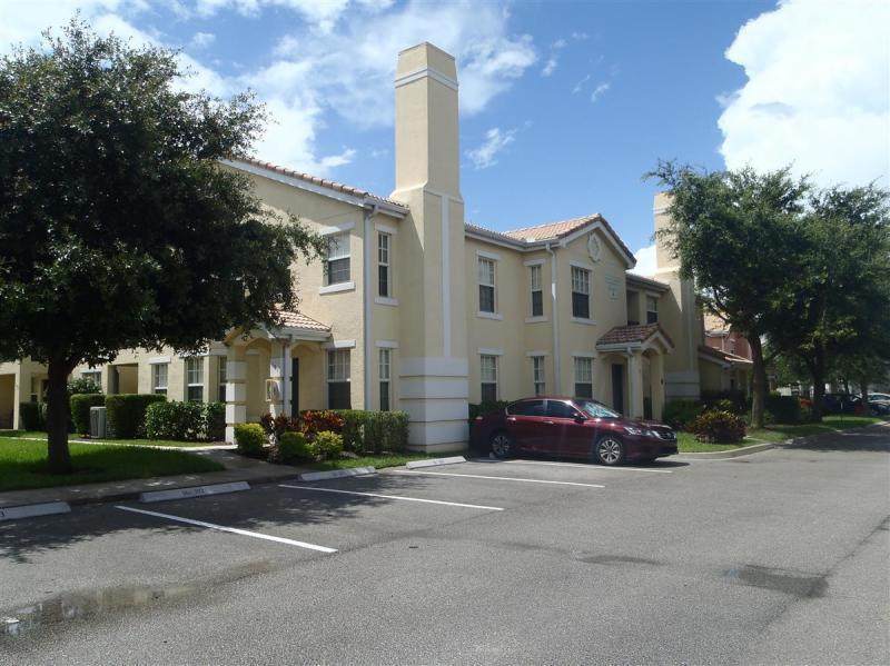 130 Peacock Boulevard - Photo 1