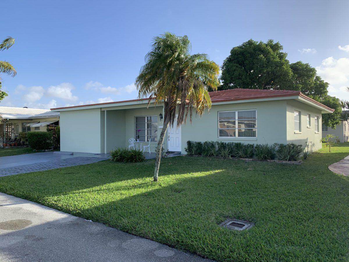 5722 86th Terrace - Photo 1