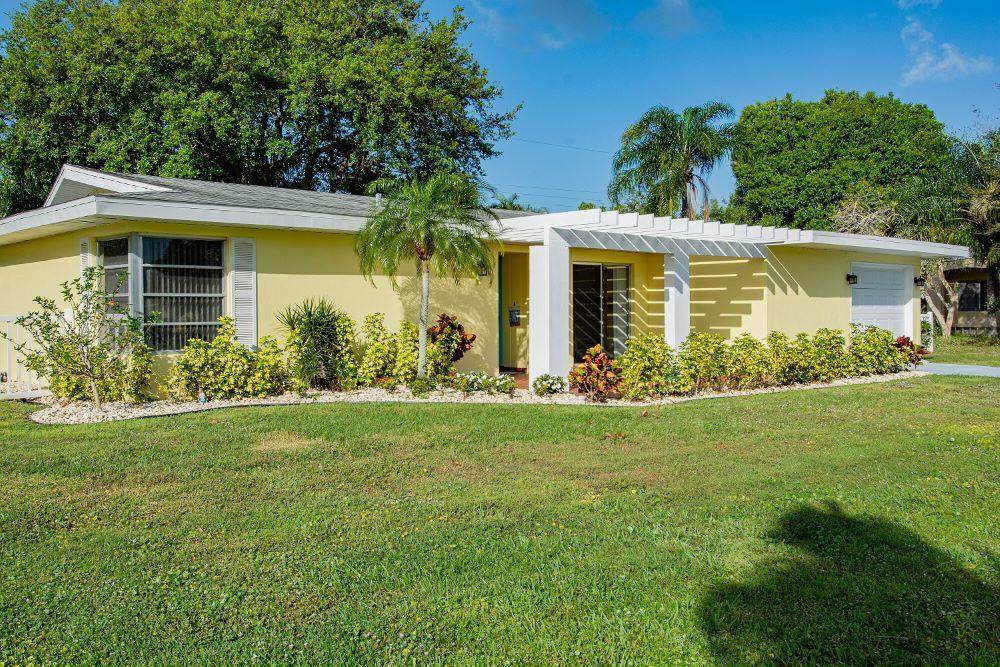 1374 San Souci Lane - Photo 1