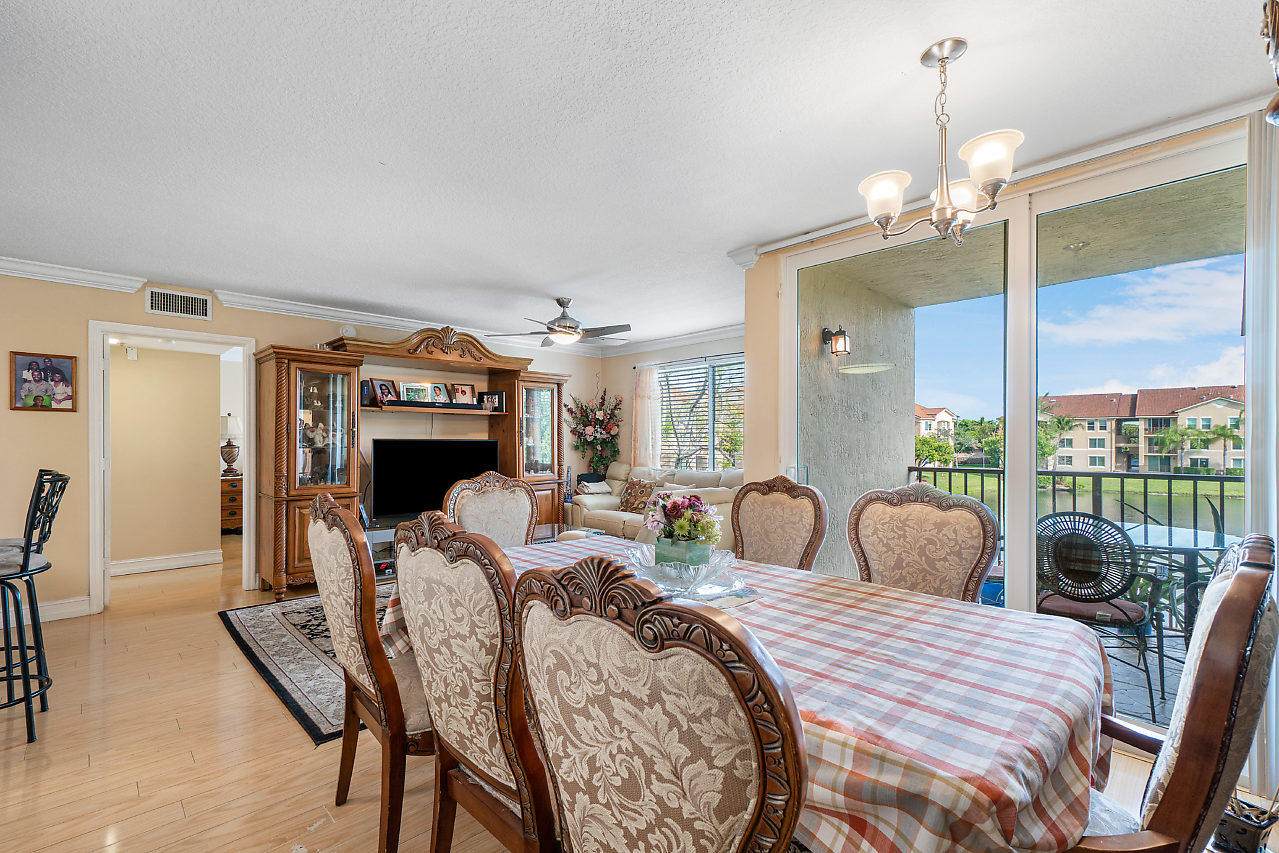 816 Villa Circle Circle - Photo 1
