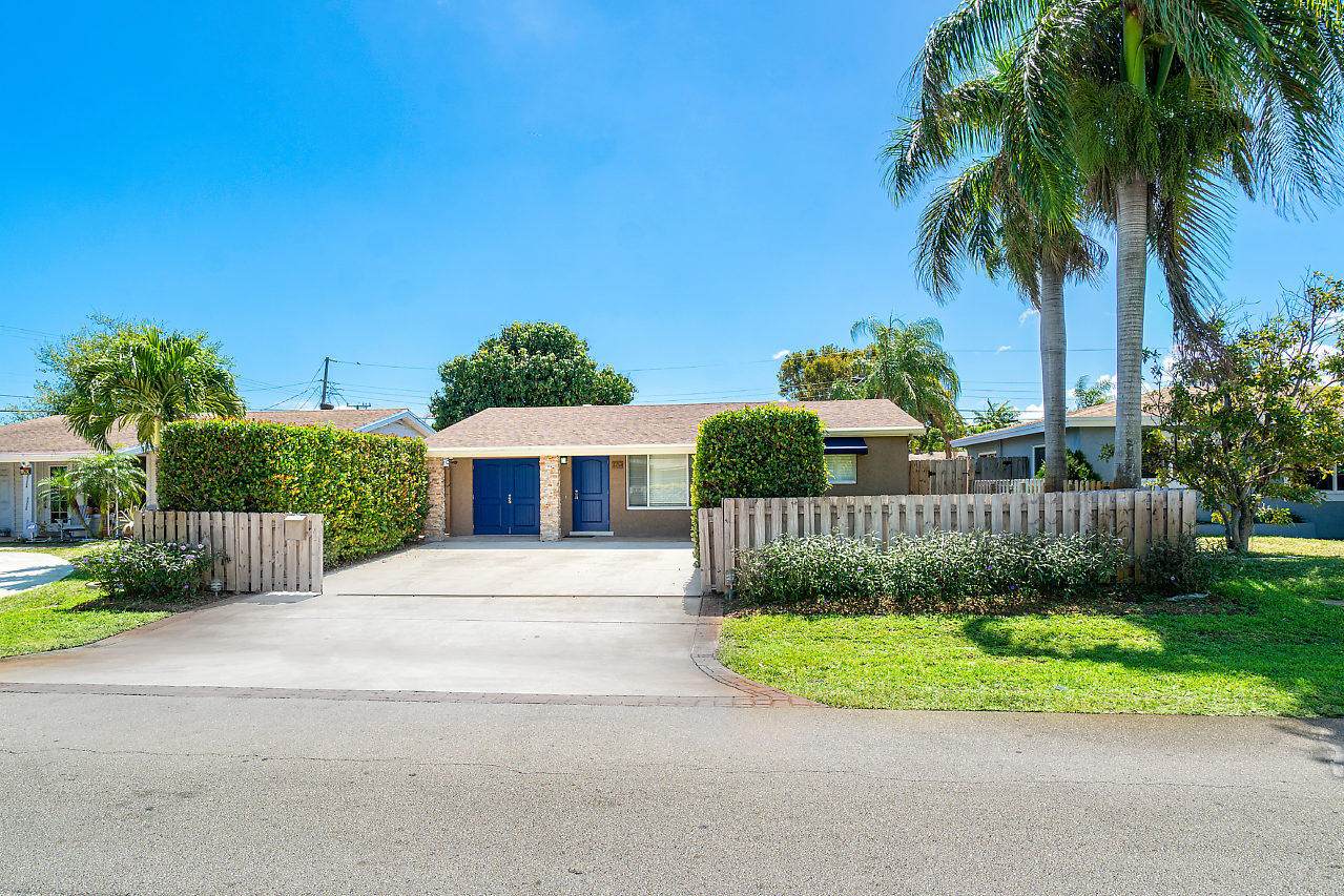 120 49 Street - Photo 1