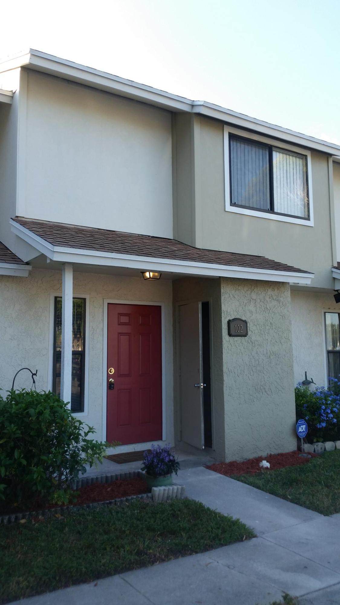 102 Shoreview Drive - Photo 1