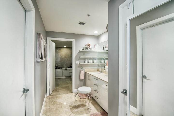 550 Okeechobee Boulevard - Photo 1 550 Okeechobee Boulevard - Photo 1