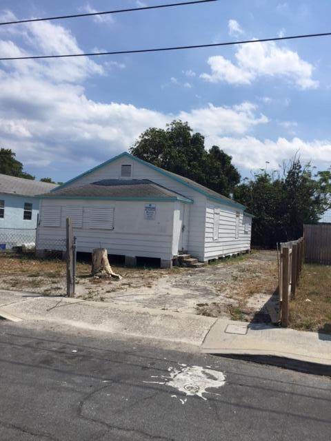 540 18 Street - Photo 1