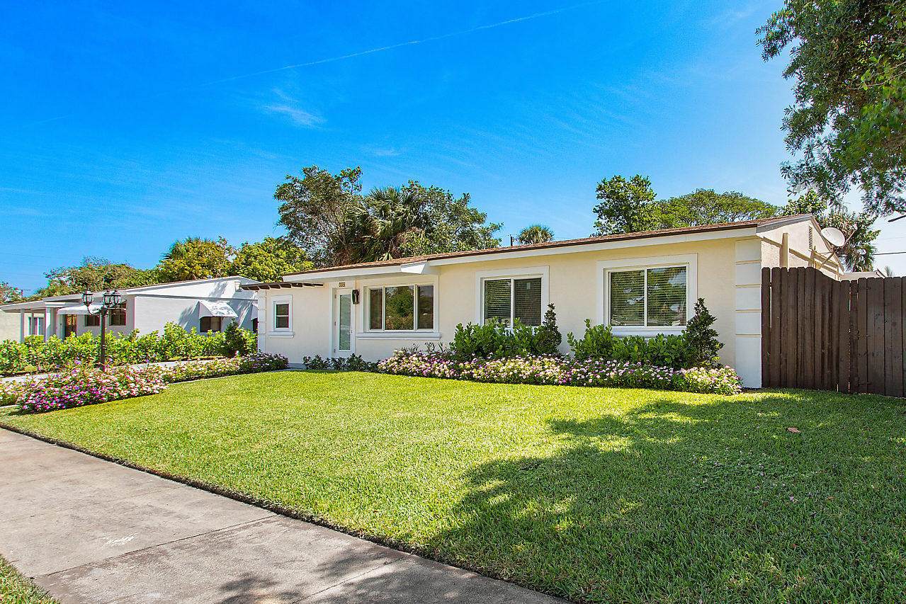 726 Wright Drive - Photo 1
