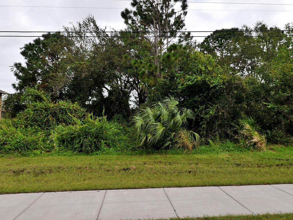 1325 Del Rio Boulevard - Photo 1