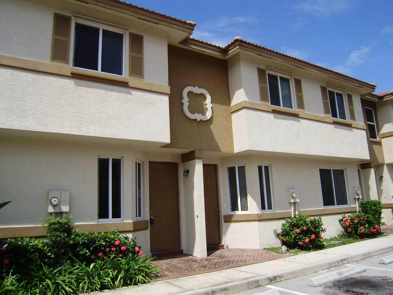 1942 Hibiscus Lane - Photo 1 1942 Hibiscus Lane - Photo 1