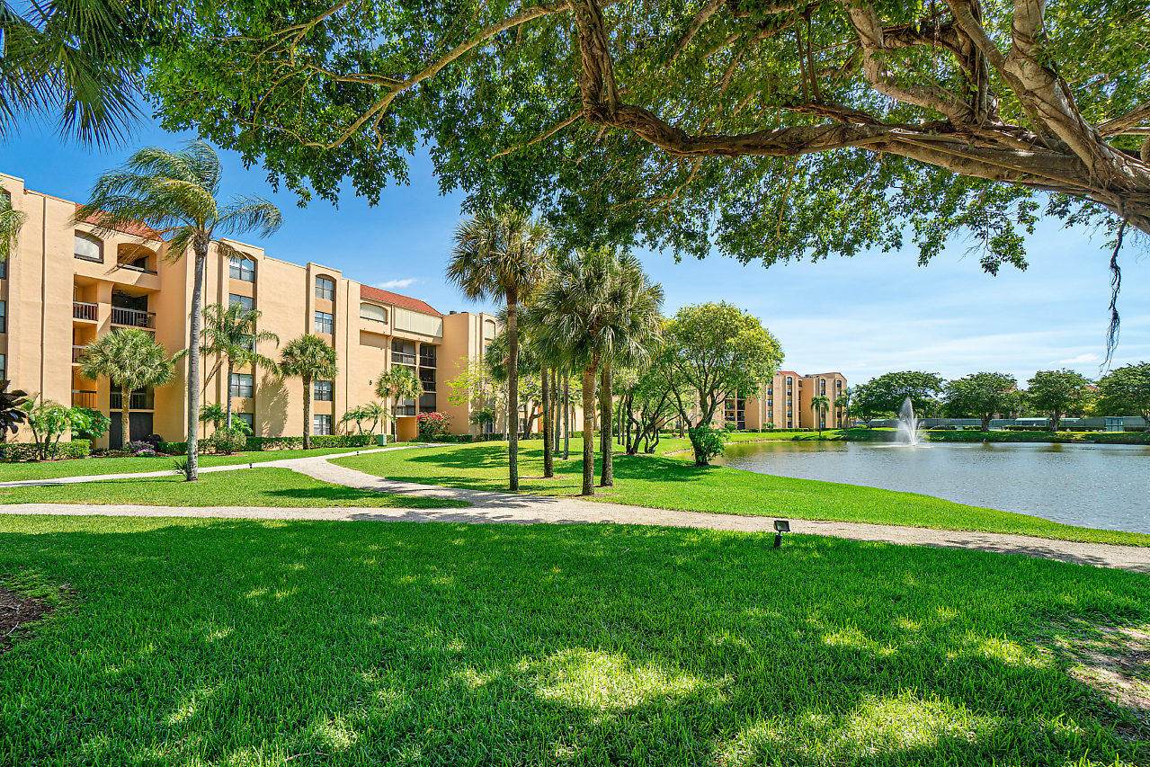 950 Egret Circle - Photo 1 950 Egret Circle - Photo 1