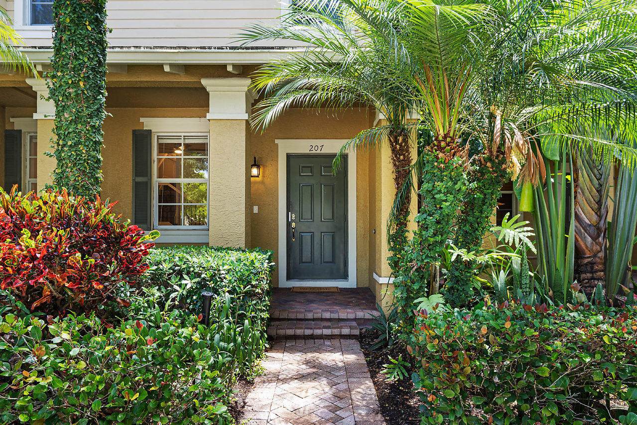207 Bay Cedar Circle - Photo 1 207 Bay Cedar Circle - Photo 1