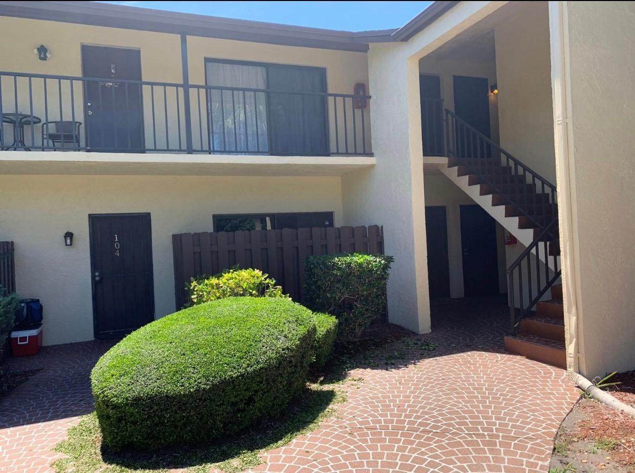 2050 Oleander Boulevard - Photo 1 2050 Oleander Boulevard - Photo 1