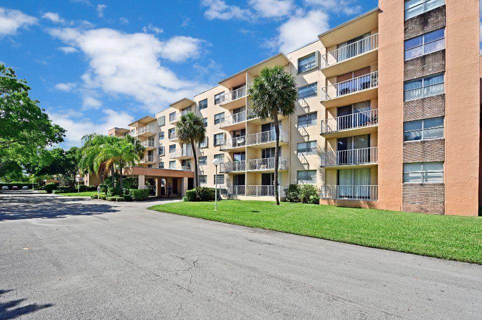 480 Executive Center Drive - Photo 1