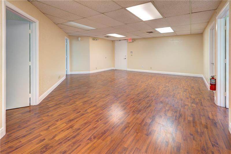 2701 Oakland Park Boulevard - Photo 1