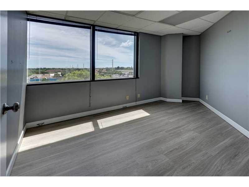 2701 Oakland Park Boulevard - Photo 1