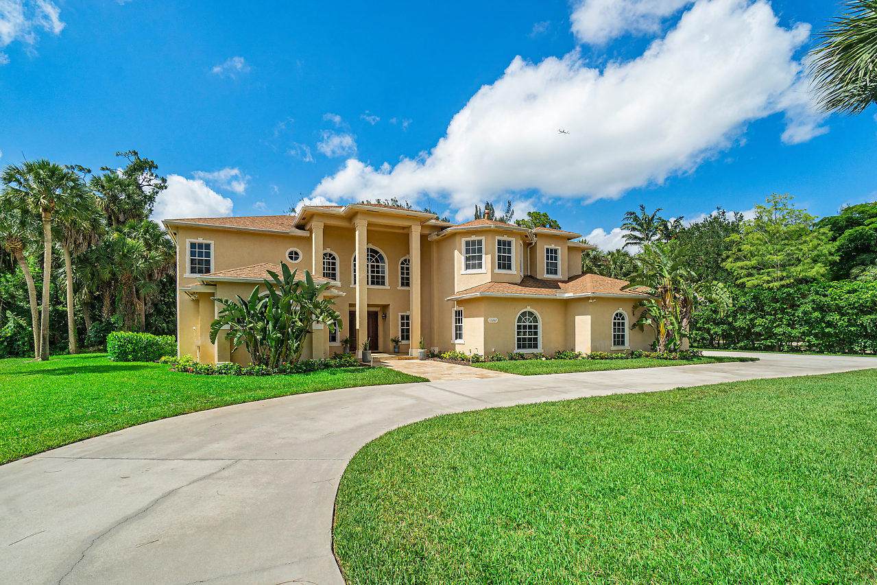 13287 Doubletree Circle - Photo 1