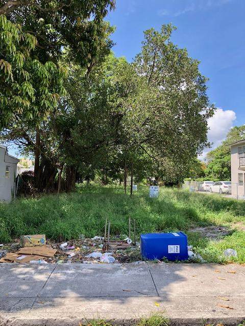 910 4th Street - Photo 1