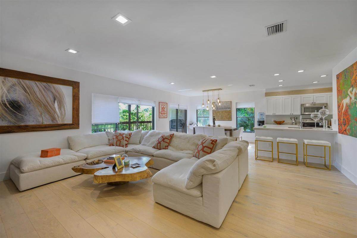 11267 Pond View Drive - Photo 1