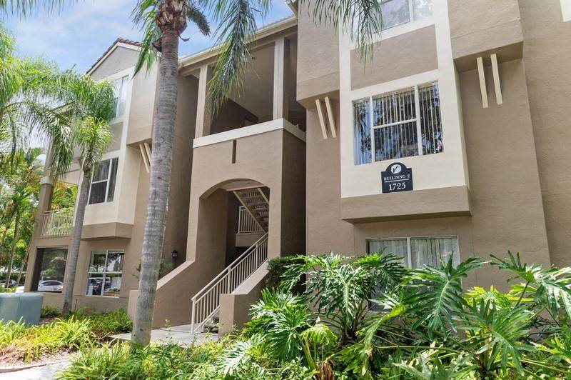 1725 Palm Cove Boulevard - Photo 1