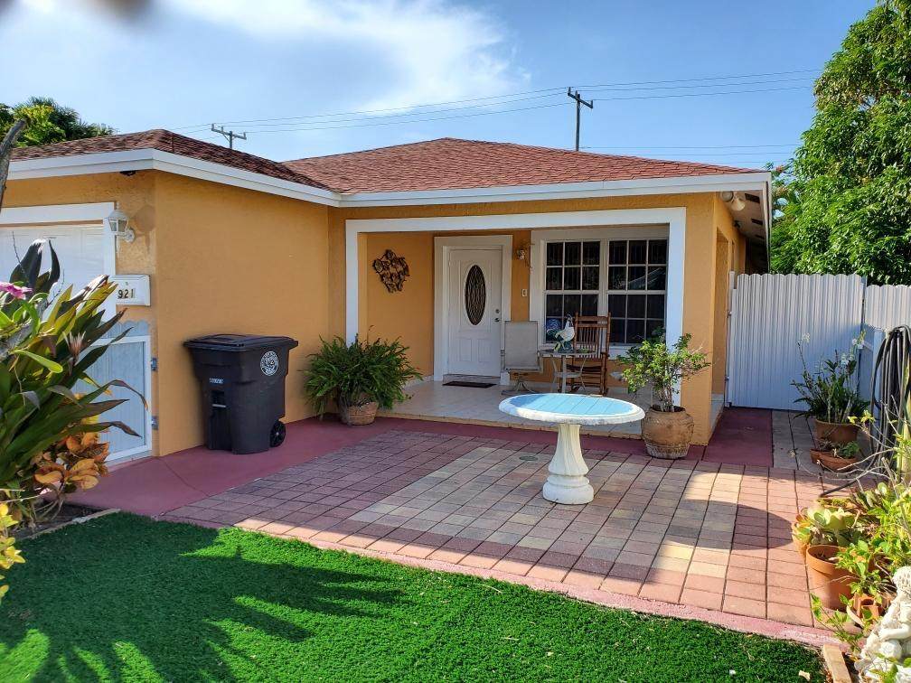 921 Alamanda Road - Photo 1