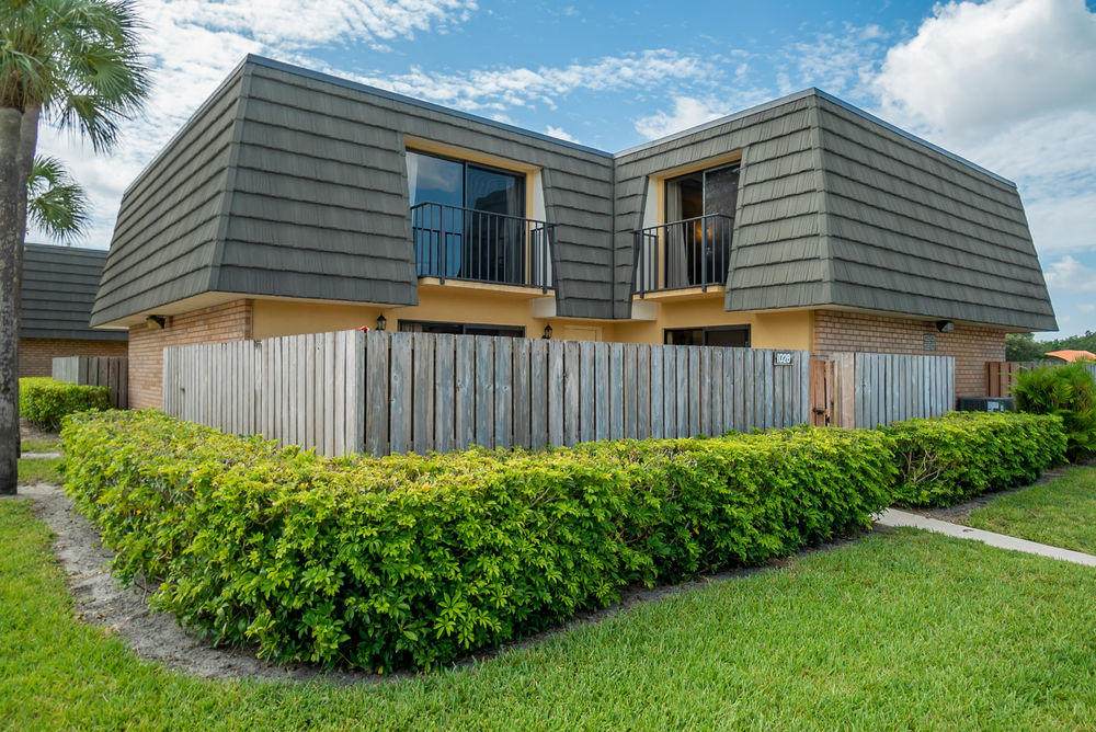 1028 10th Way - Photo 1