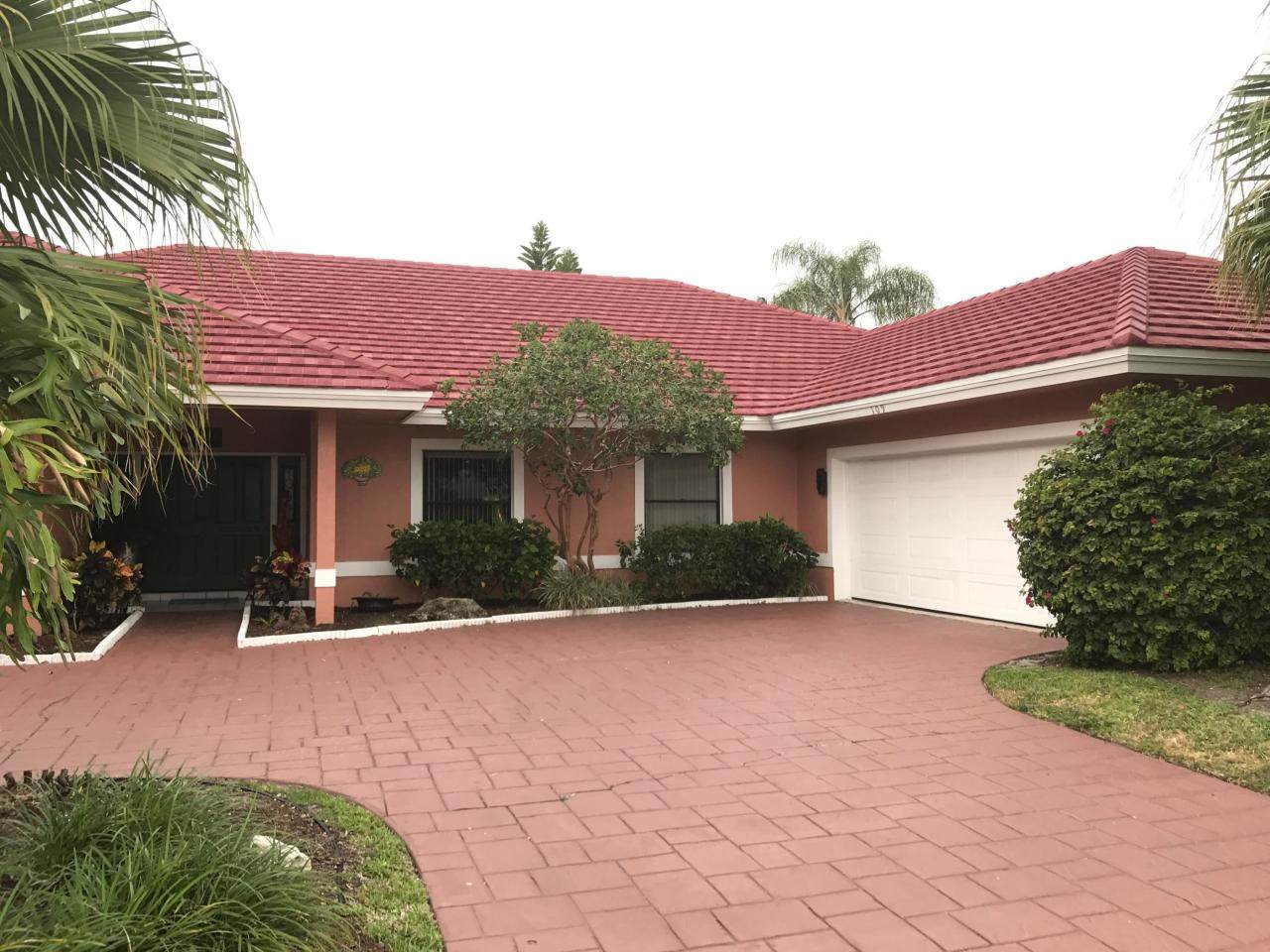 109 Pegasus Drive - Photo 1