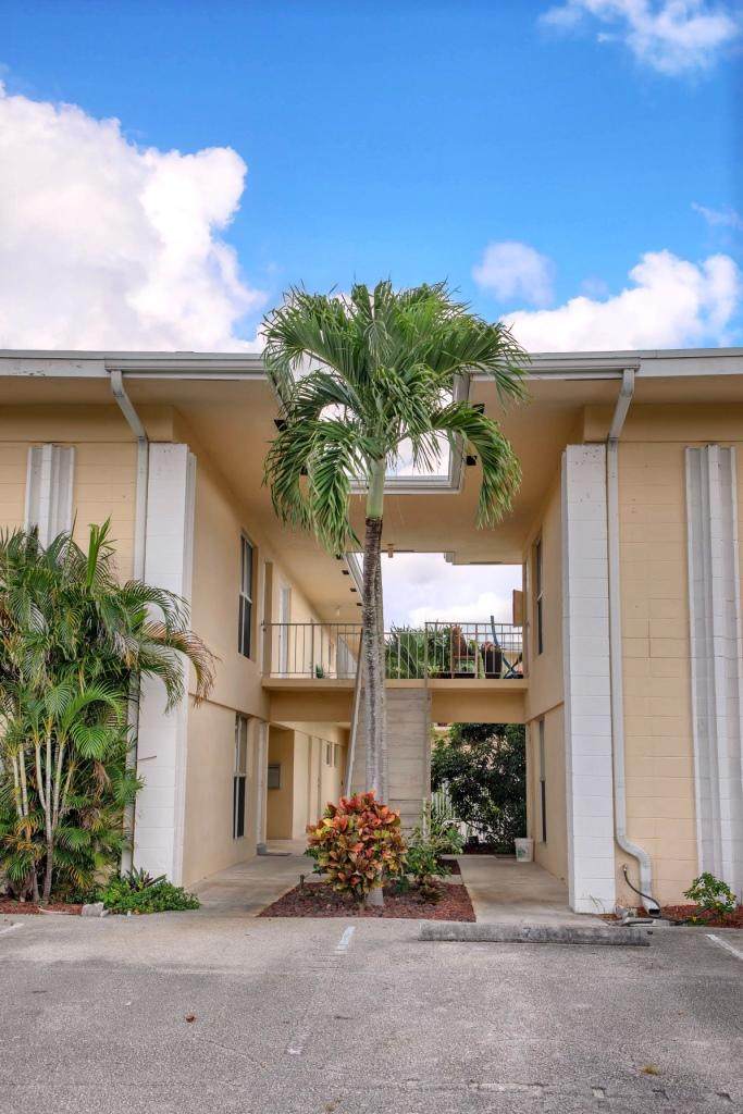731 Hummingbird Way - Photo 1