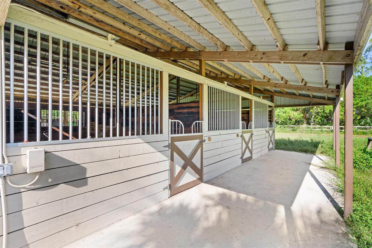 3921 Dellwood Boulevard - Photo 1