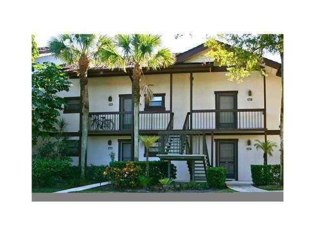 11863 Wimbledon Circle - Photo 1