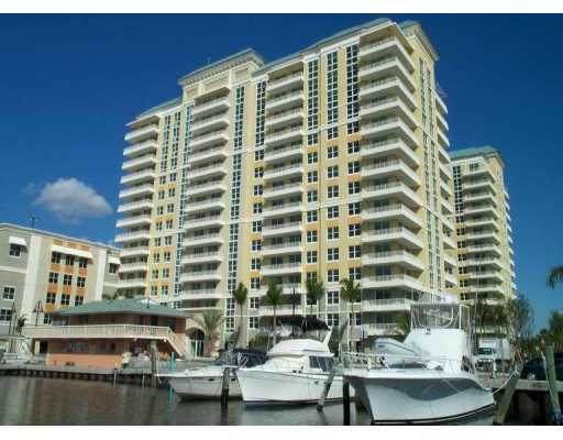 700 Boynton Beach Boulevard - Photo 1