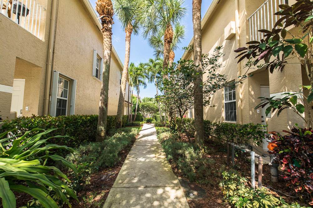 116 Lighthouse Circle - Photo 1