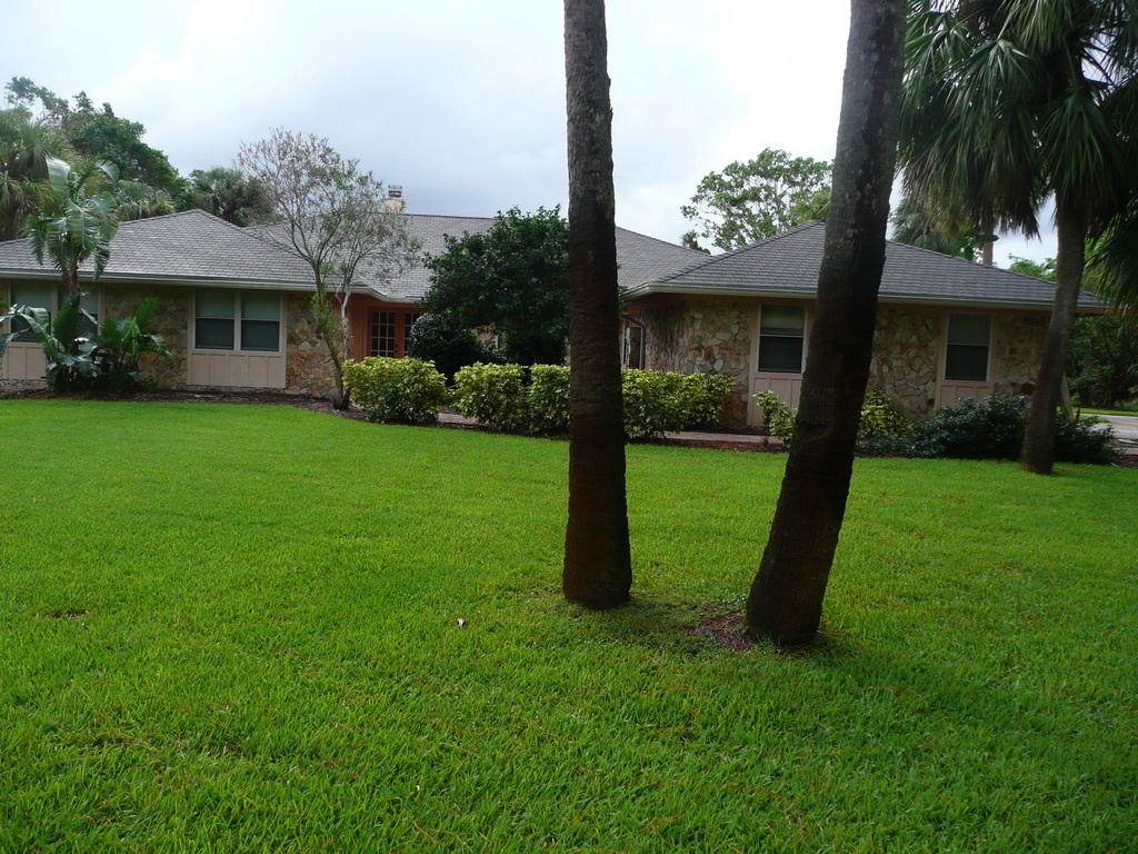 2520 Greenbriar Drive - Photo 1