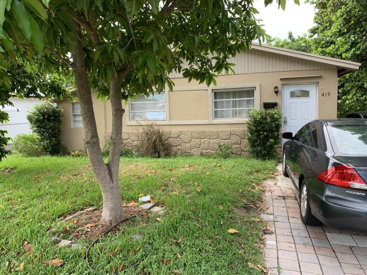 419 10th Street - Photo 1