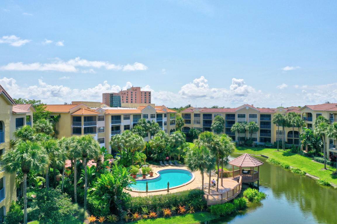 600 Uno Lago Drive - Photo 1