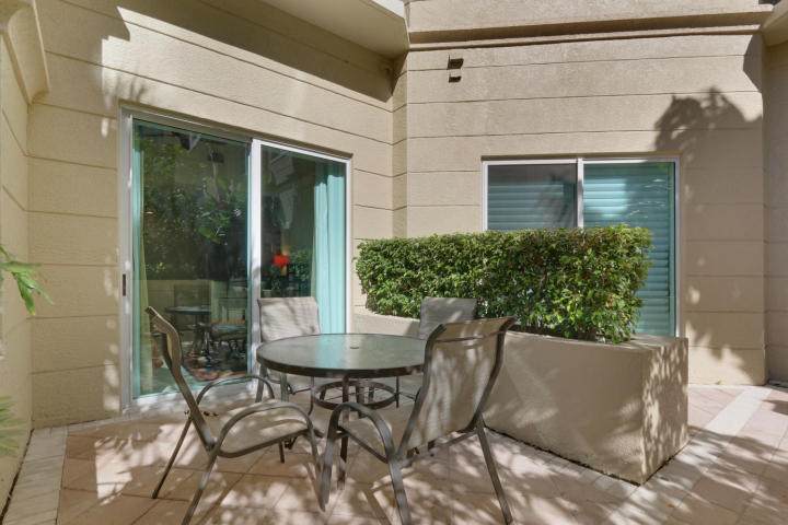 403 Sapodilla Avenue - Photo 1