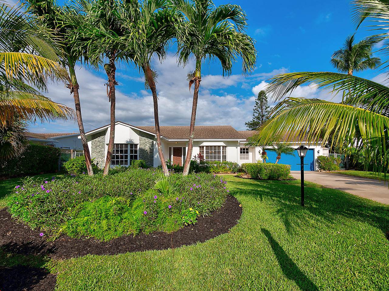 511 Sunset Way - Photo 1